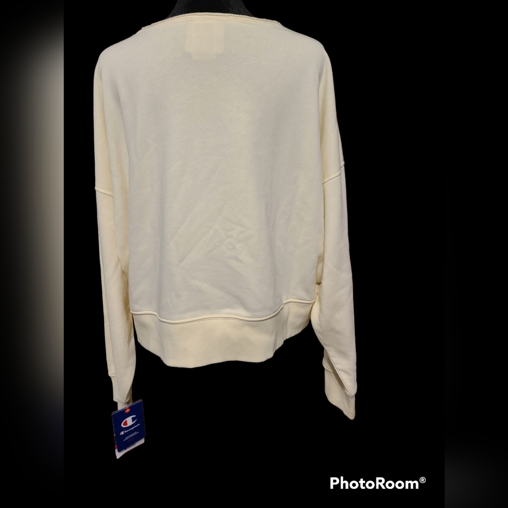 NWT Champion size M cream sweatshirt - Picture 4 of 8
